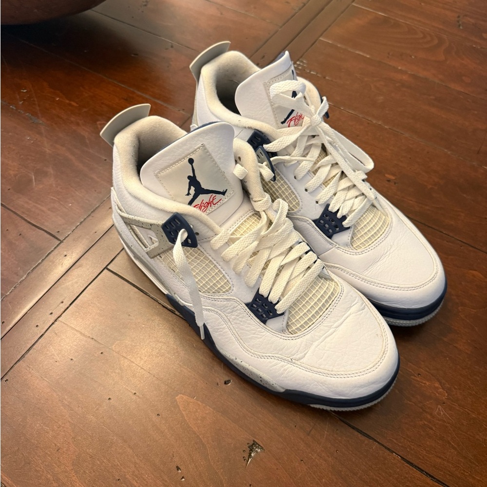 Air Jordan 4 Retro “Midnight Navy” men’s size 12